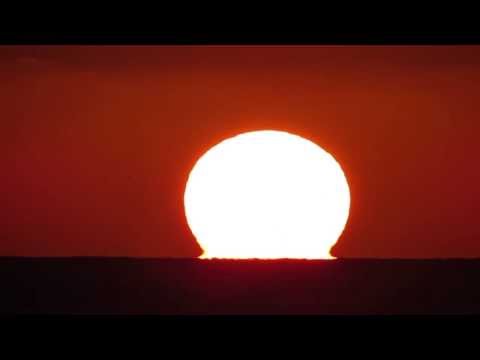 Tutto in un tramonto: Sole ad Omega - Green flash - blue - Macchie solari - Inferior mirage