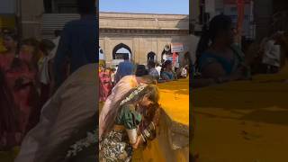 Jejuri after marriage is a mandatory 💛🙏✨🌸. #viral #youtubeshorts #love #minivlog #jejuri #fyp