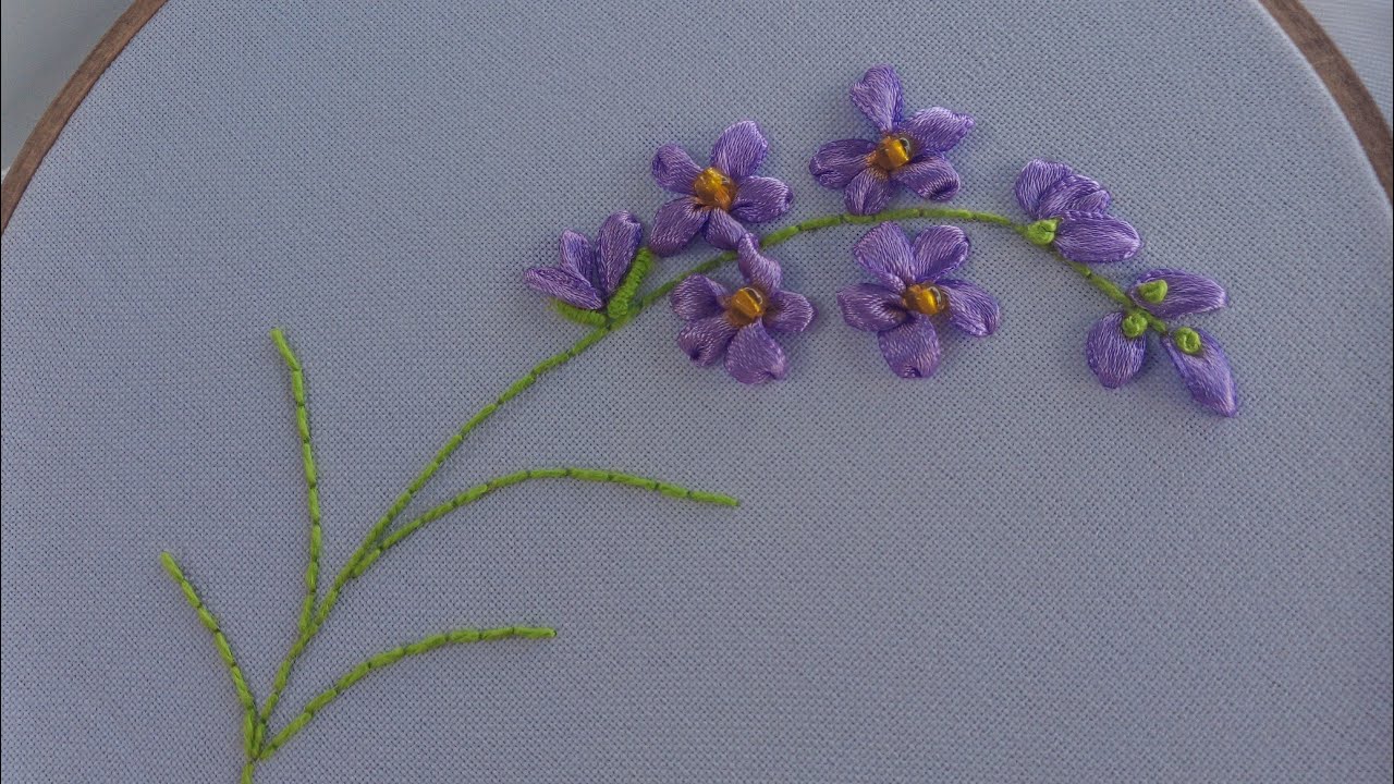 BORDADO COM FITAS DE CETIM, PONTO ATRÁS