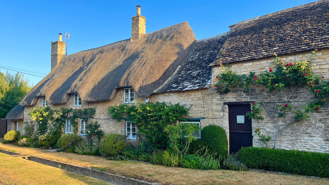 It’s Beautiful! - Why Are You Not Here? 5 AM Summer Walk in Minster Lovell - ENGLAND