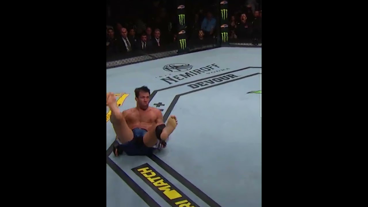 Jan Blachowicz KO's Luke Rockhold with a left hook at ufc 239 | Polish power