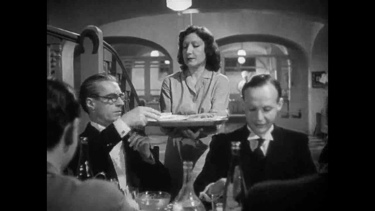 Henri CartierBresson in La Règle du Jeu (Renoir, 1939) YouTube