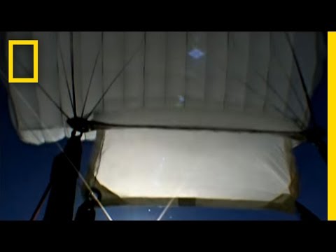Parachute MalGlovesnction | National Geographic