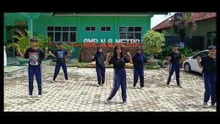 SENAM IRAMA_KELAS 9 E KELOMPOK 3_SMPN 8 METRO_