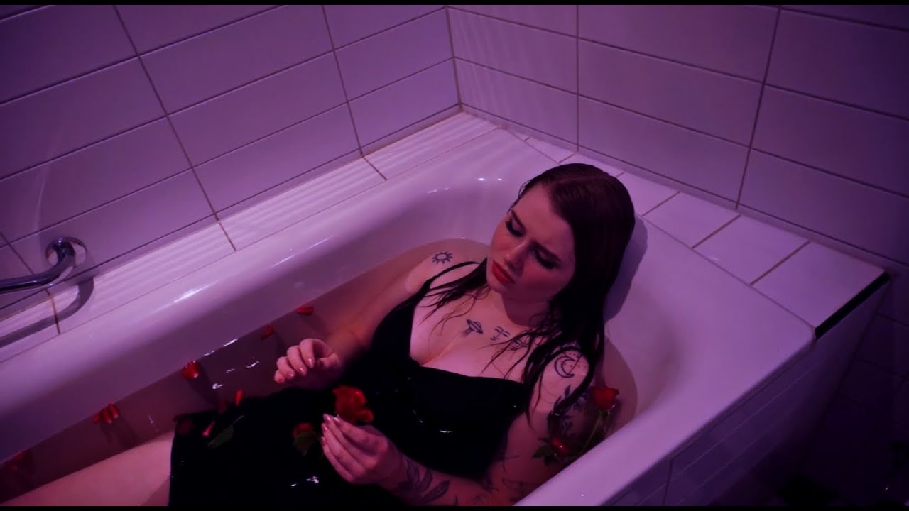 YouTube에서 Angelicca - Miserable (Visualizer) 보기 YouTube에서 Angelicca - Miserable (Visualizer) 보기