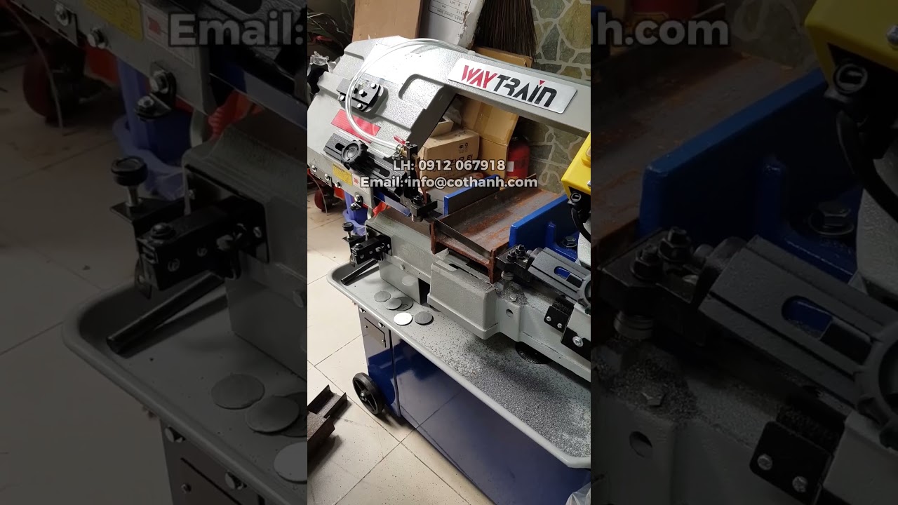 Máy cưa Waytrain UE-712A 