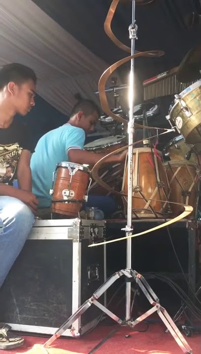 master kendang-Rusdy oyag percussion