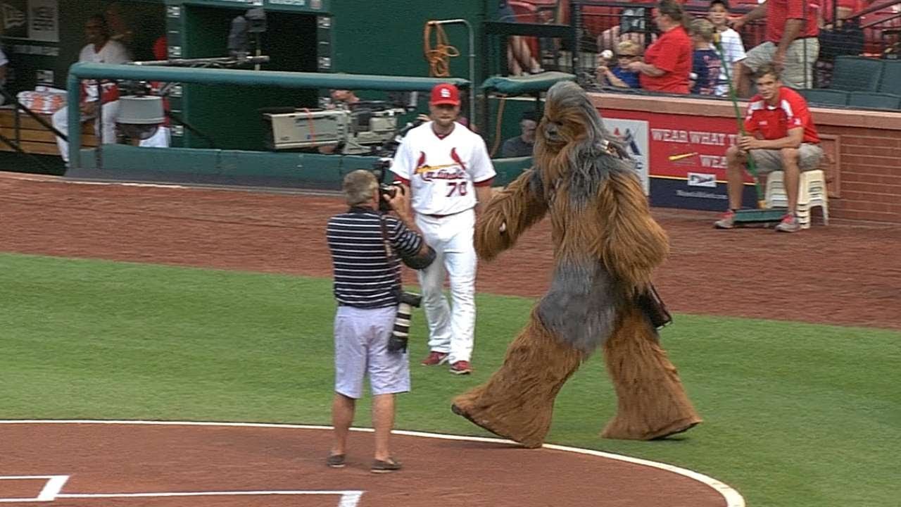Chewbacca throws out ceremonial first pitch