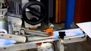 Labelling system for flat boxes