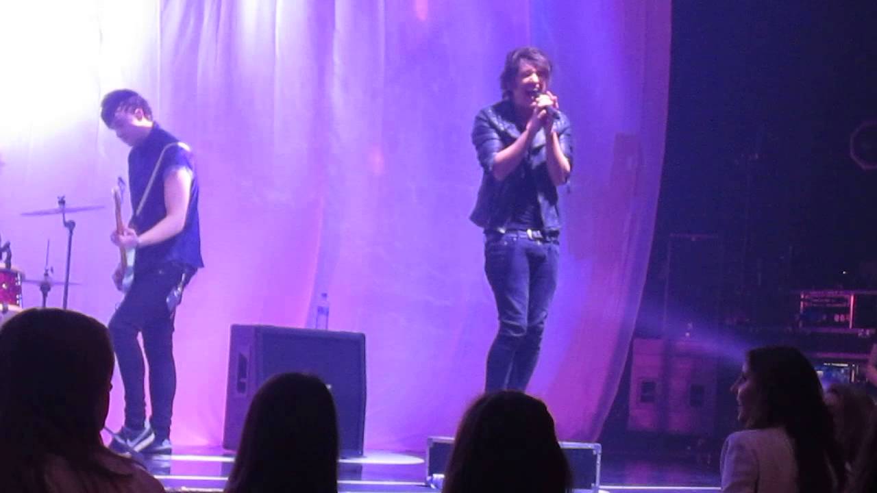 Room 94 Kiss me when you mean it in oxford