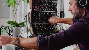 Relaxing Sunday jam with Moog Subharmonicon, DFAM, 2x Mother 32 and Roland TR-06