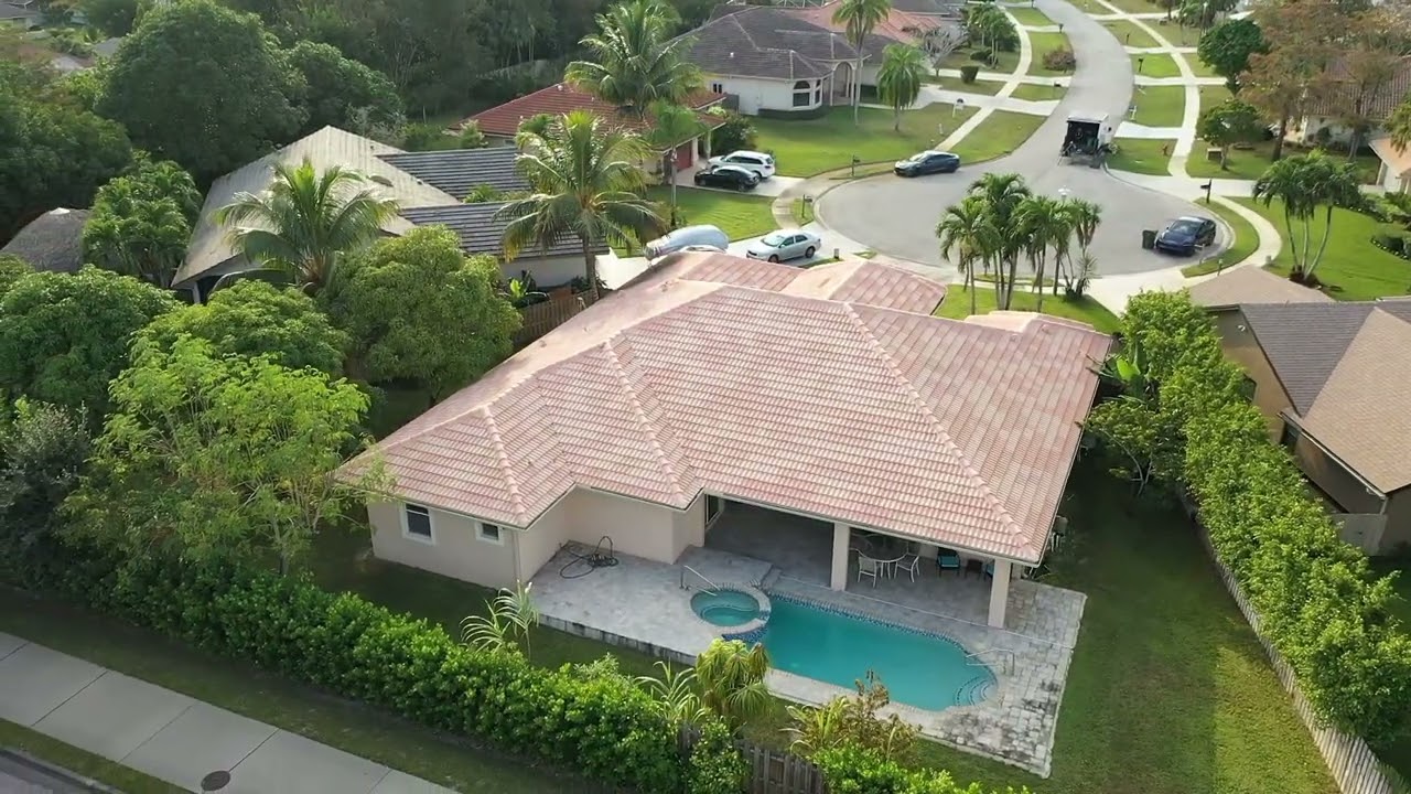 13620 Folkestone Court. Wellington, FL 33414