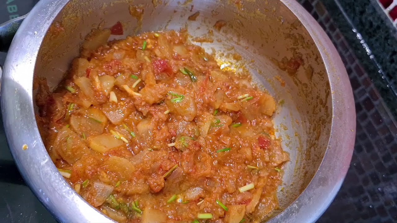 Приготовьте синдхскую бхарту из репы простым способом. Синдхи Шалгам ка Бхарта