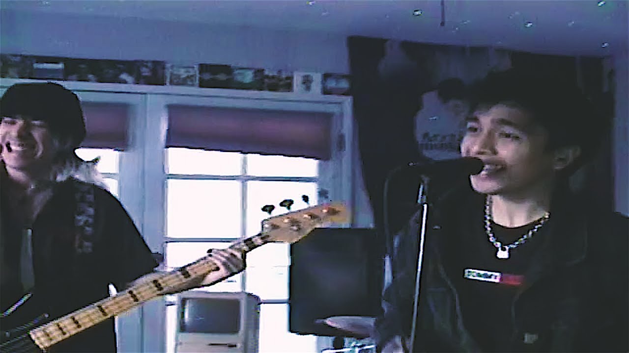 Guarda Modern Currents - Losing Myself (Official Video) su YouTube Guarda Modern Currents - Losing Myself (Official Video) su YouTube
