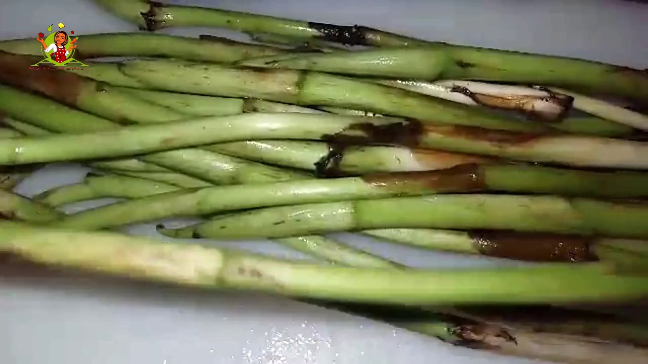 ১ মিনিটে কচুর লতি পরিস্কার করার সহজ পদ্ধতি  | how to Clean Kochur Loti