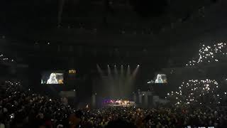 26 - Paramore (live Manila2018)