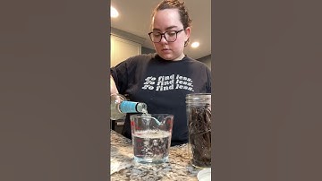 How to Make Homemade Vanilla Extract | Yes, Start Those Holiday Gifts in January