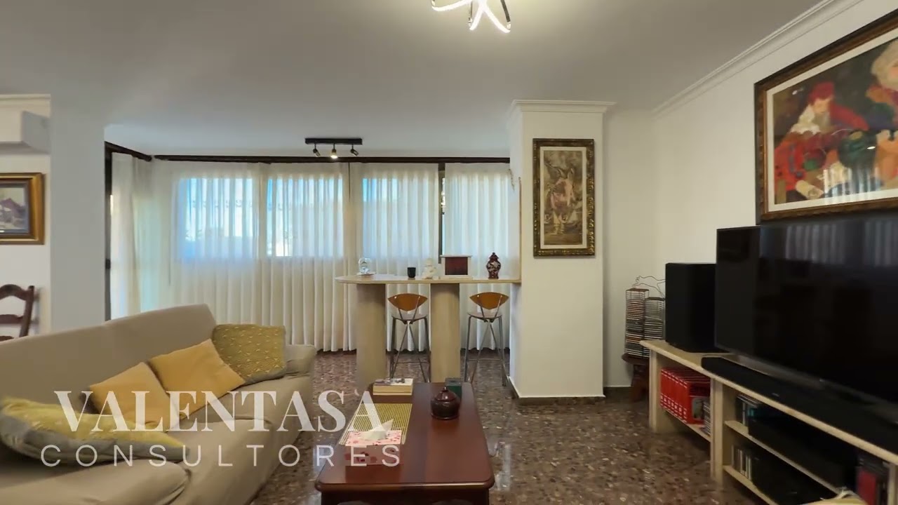 Valentasa Consultores piso en Av. Cortes Valencianas.