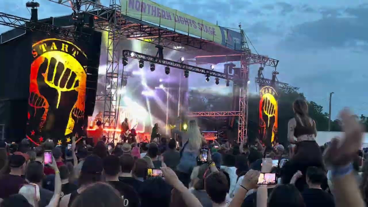 Three Days Grace - Riot (live @K-Days 2023)