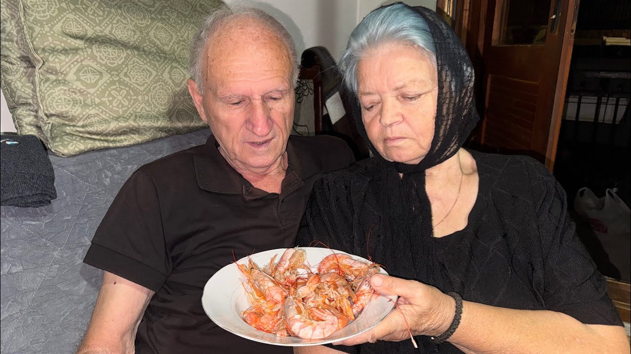 DEDA I BABA JEDU MORSKI PLODOVI! *povracali*