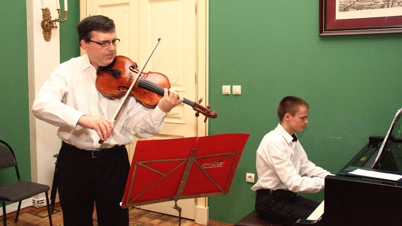 Sergei Dubov & Mikhail Dubov play Marais - Five Old French Dances (Moscow, 2015)