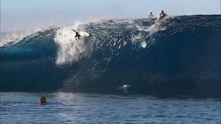 WILD SESSION AT TEAHUPOO MADE MORE DANGEROUS DUE T...