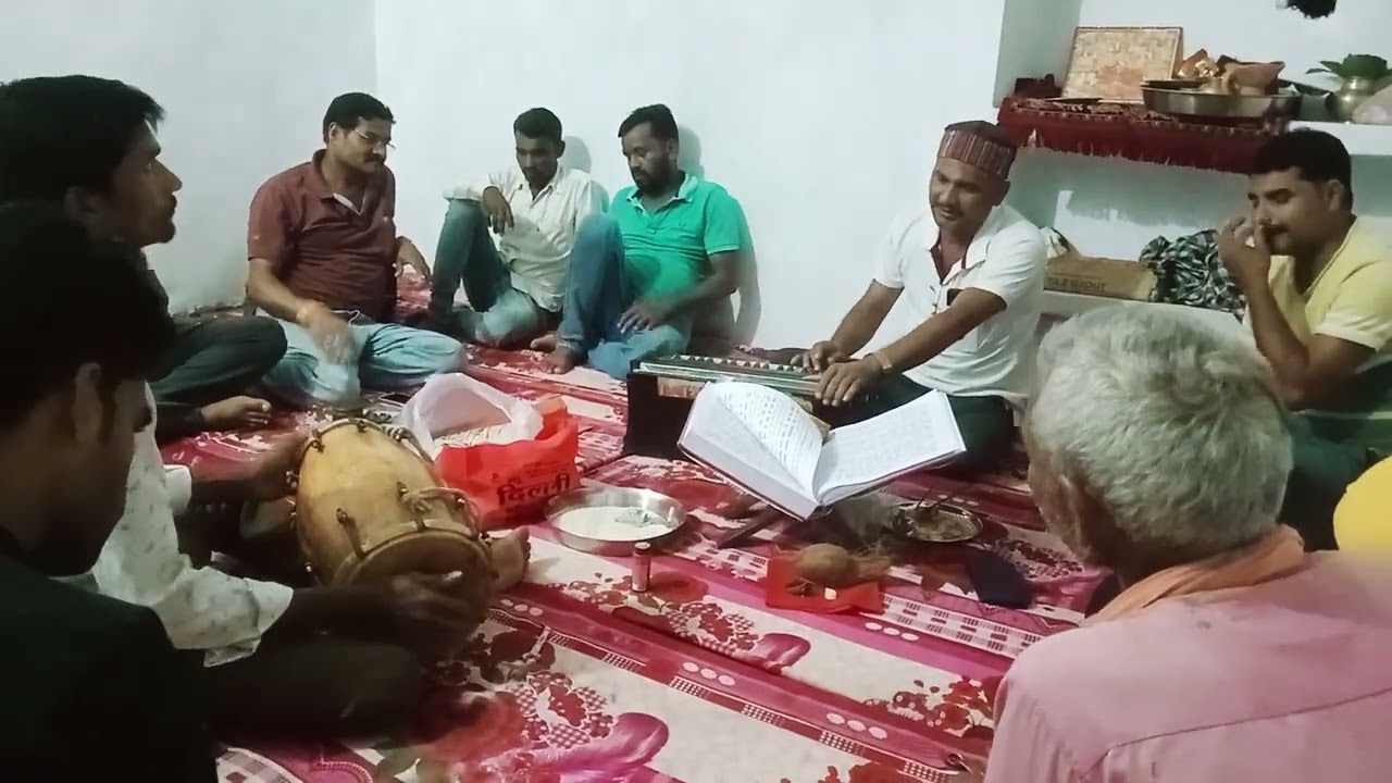 सीताराम सीताराम सीताराम कहिए जाहि।जाहीं  विधि राखे राम ताहि विधि रहिए