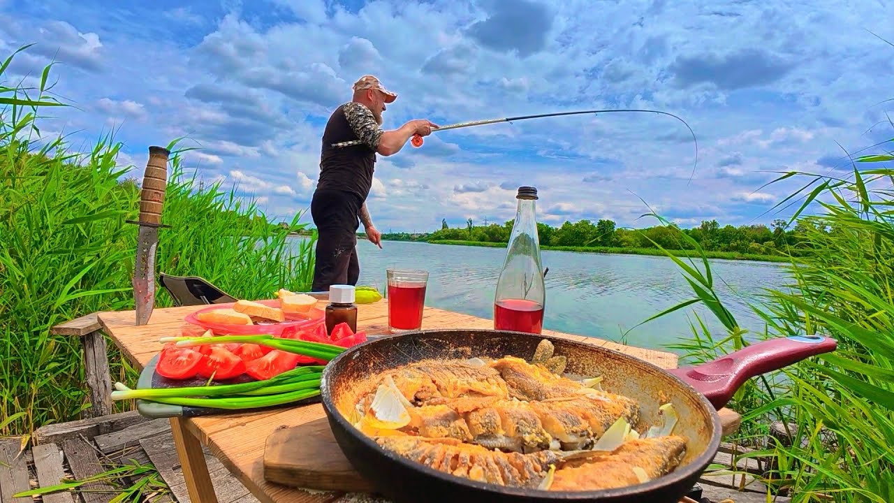 РИБАЧУ НА ПОПЛАВОК І ЗРАЗУ СМАЖУ РИБУ НА МОСТІКУ