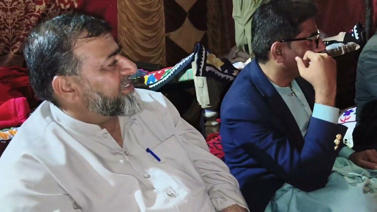 Live Mach Kachhari Bansuri Itni Bheed Kyun Hui