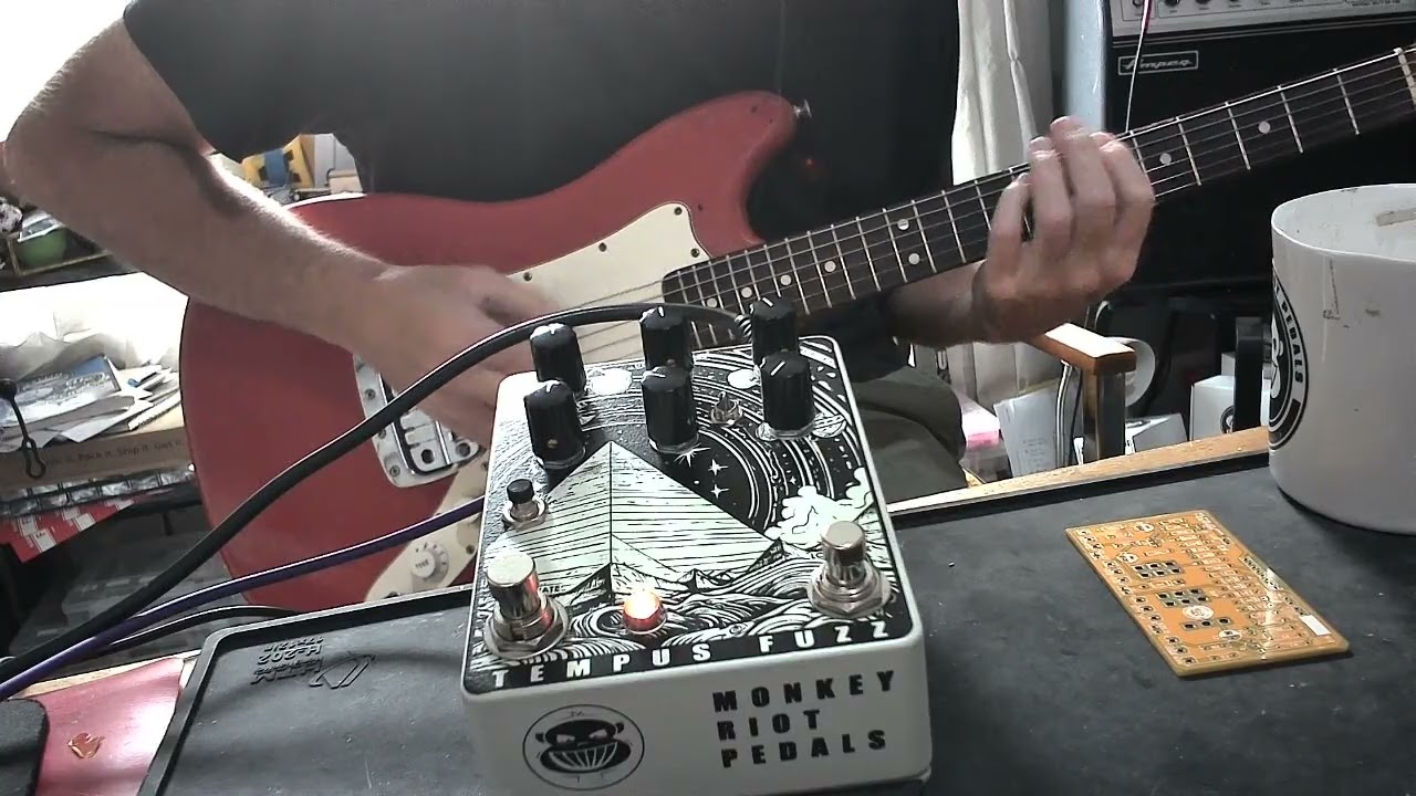Tempus Fuzz - Shape Control Adjusts Fuzz Timbre - Heavy Single Repeat