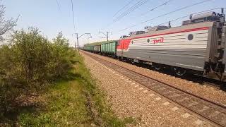 Электровозы 3ЭС5К-1401 и 3ЭС5К-1058 &quot;Ермак&quot; со сдвоенным грузовым поездом знойным днём на Транссибе.