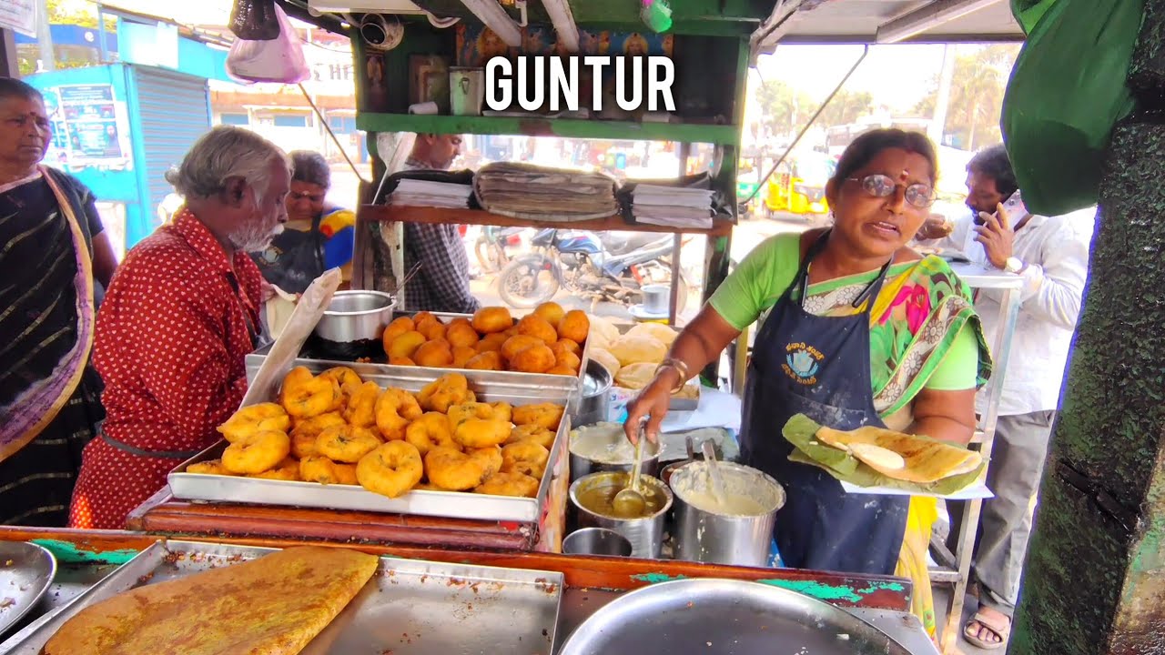 Guntur famous Bhavani Shankar Tiffins | Ghee Idly | Pesarattu | karam Dosa | Guntur Street Food 
