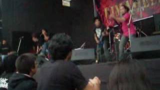 Remembering The Smiles-I Realize My dreams Are Killing Me-Blessing Lies en el Lima Hell Fest.