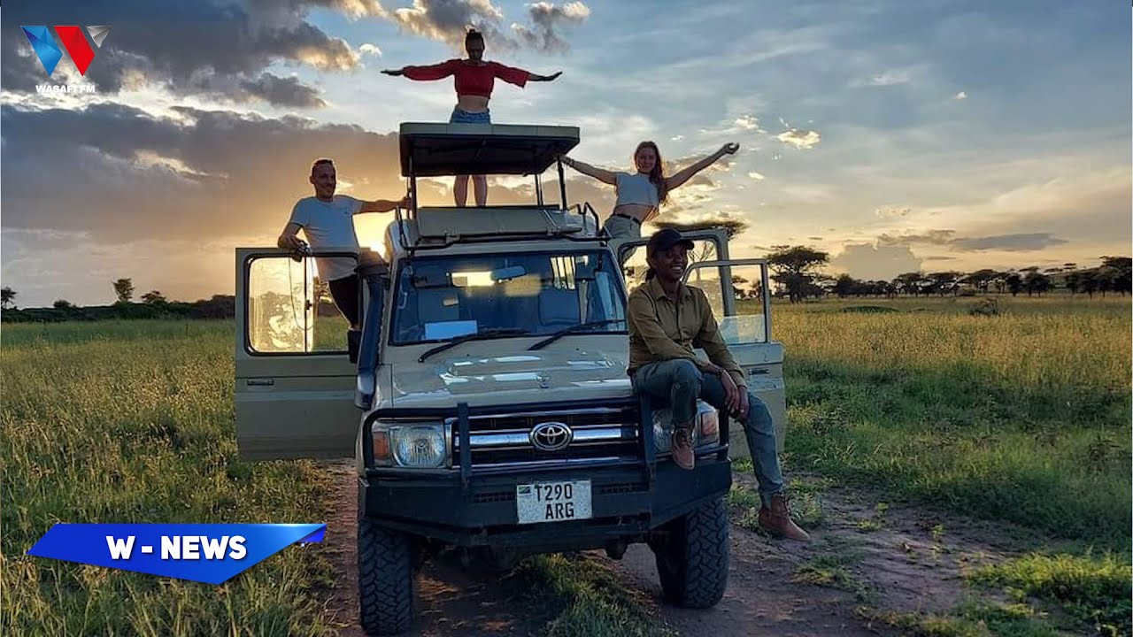 NOMAA..BINTI MDOGO ANAYEENDESHA GARI KUWABEBA WATALII MPAKA MBUGANI 