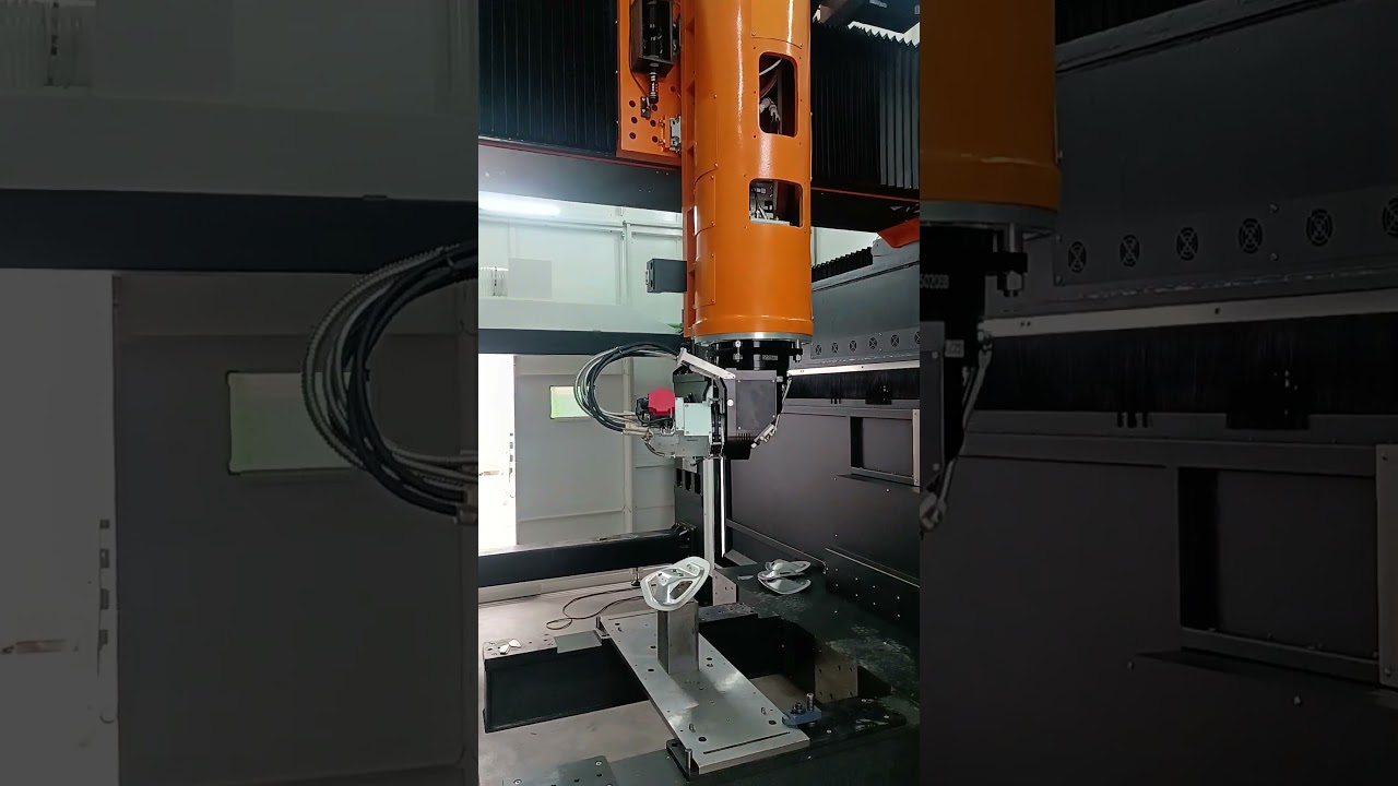 360 Degree unlimited rotary, 5-axis laser cutting machine 