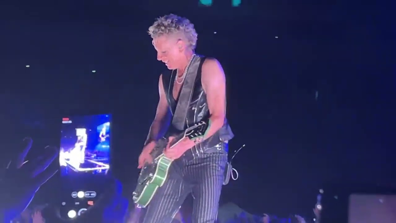 Martin Gore "Enjoy the Silence" solo- Depeche Mode (Memento Mori Tour 2023) Bucharest, Romania 26.07
