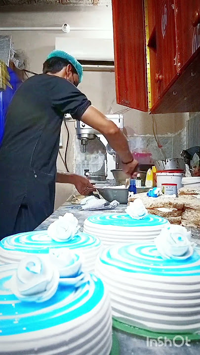 New cake decoration 🎁😁 dear YouTube support my new account 💯 #homemade #homemadecake #shortsfeed