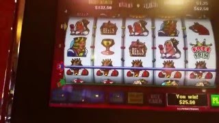Royal Reels Slot Machine Line Hit - 5 Kings