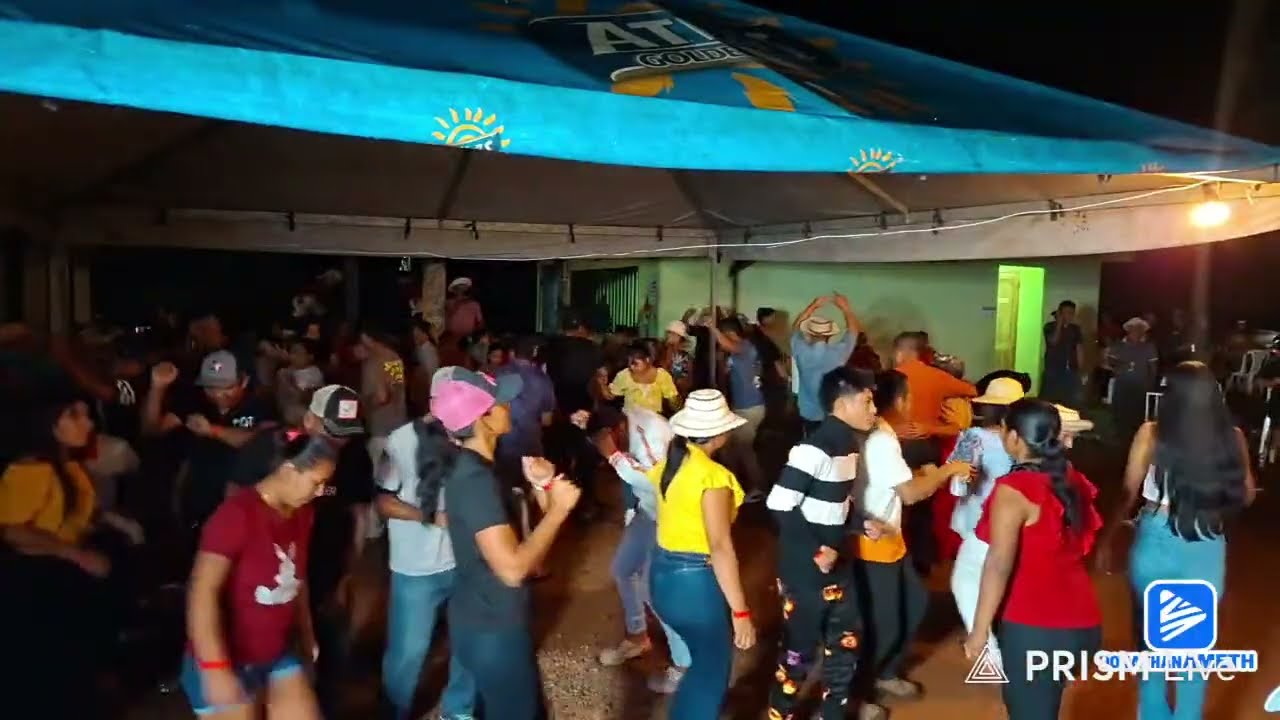Cumbia - Celebrando el HB de Linda Rojas desde la Fonda Hnos. Perez en Sagrejá de Penonomé