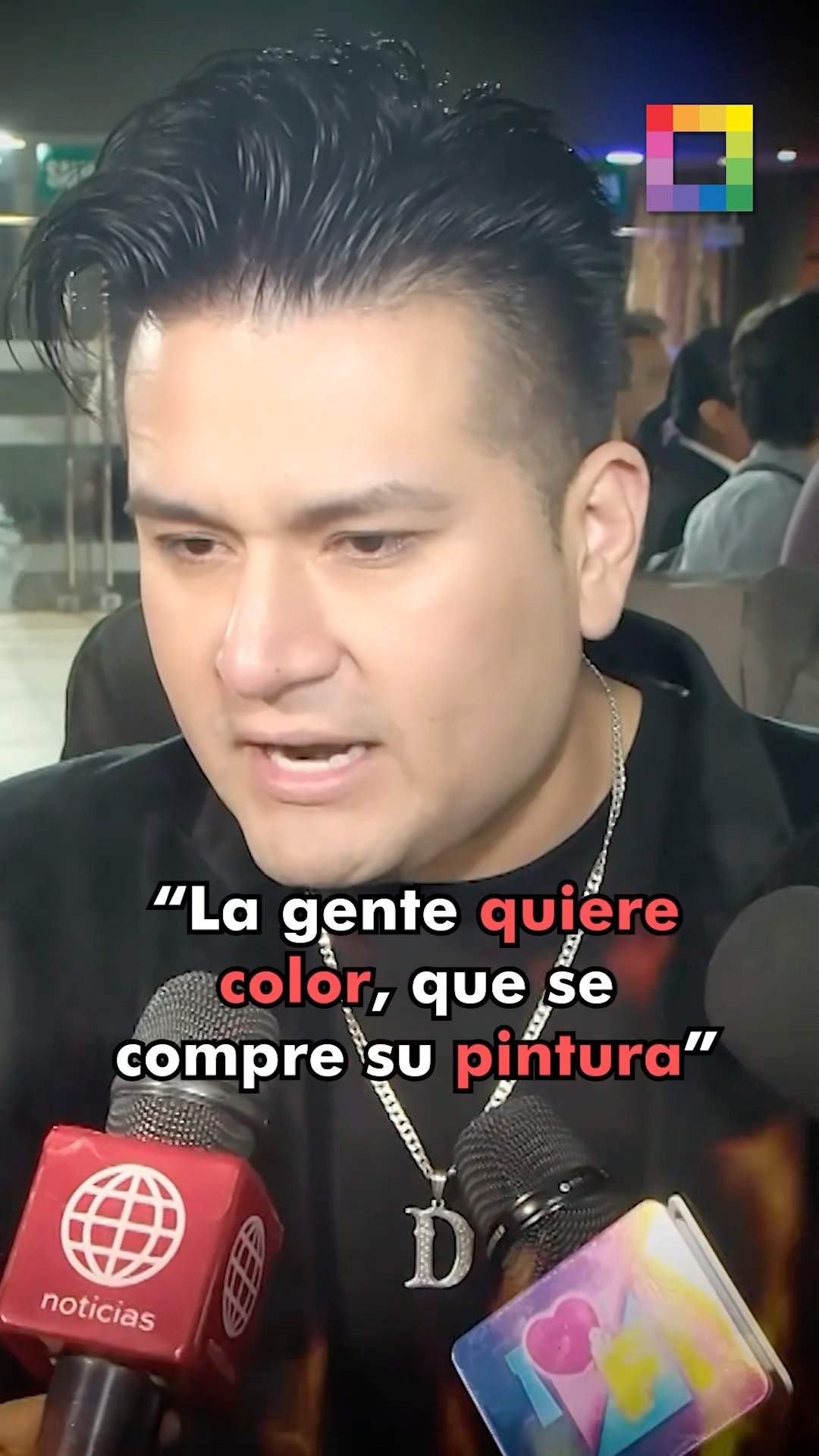 Deyvis Orosco: “La gente quiere color, que se compre su pintura”#
