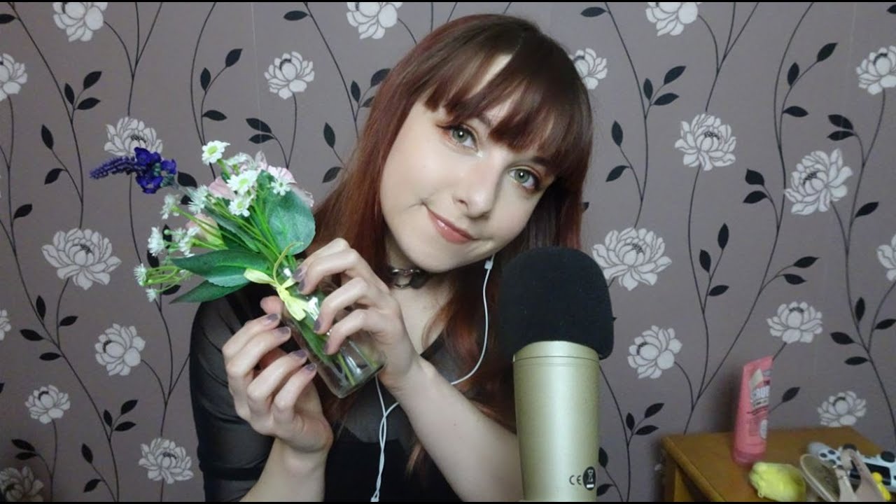 Relax With Me! ✧ Whispered Q&A and Tingly Tapping Triggers ✧ (20k Sub Special)