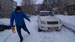 Toyota Hilux Pick Up вытаскиваю Toyota Land Cruiser Prado и Mitsubishi Lancer