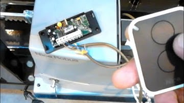 Nice Quick Vid: ON2E remote control to a FLOX2R and an OXI in mode 2.