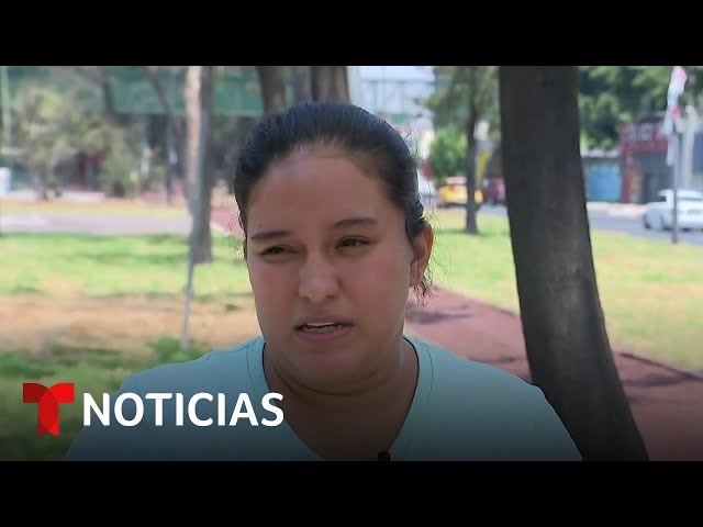 La madre que tuvo que dejar a su hijo con otro migrante dice que no se rendirá | Noticias Telemundo