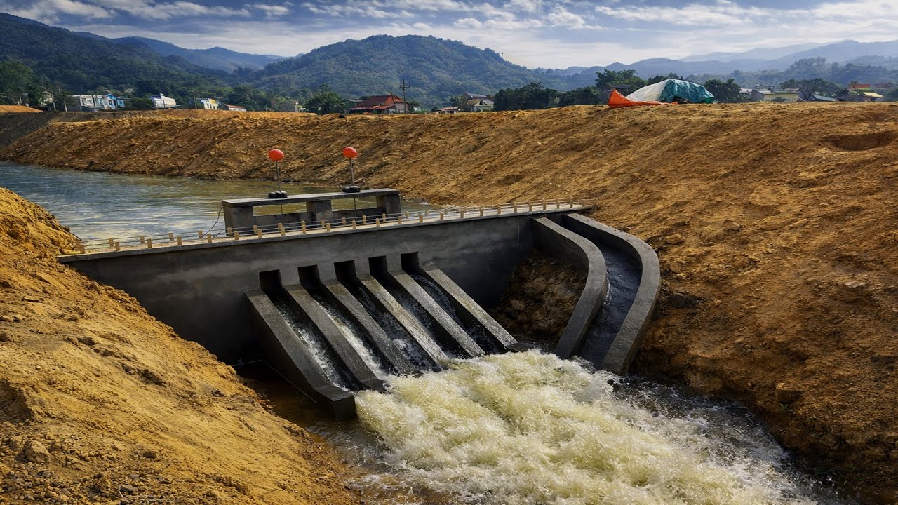 The Giant Water Discharge Project is in Operation | The Water Flows Like a Waterfall!