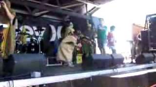 HGB's Touchdown Turn Around @L.A. Warped Tour 7/12/06