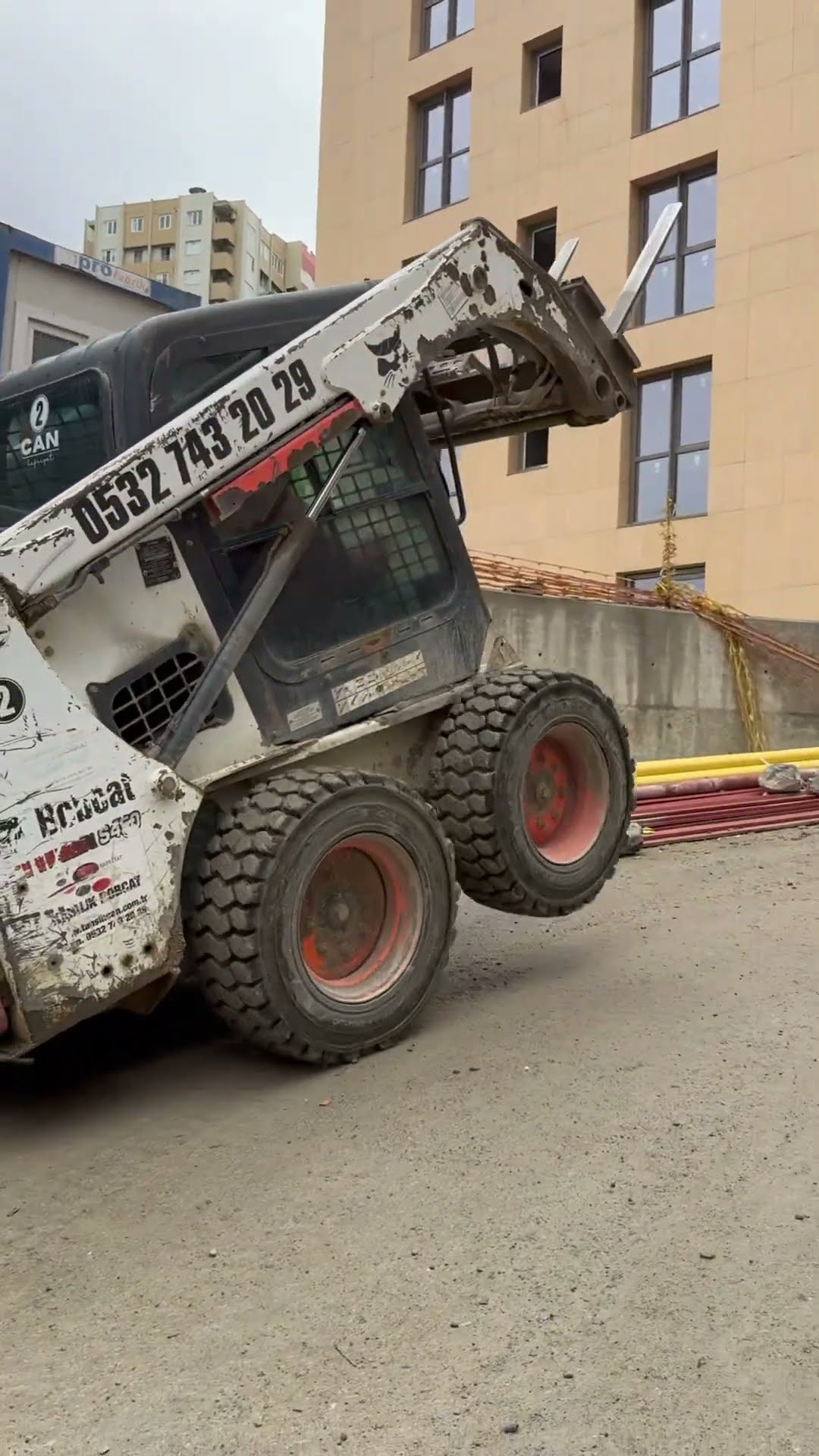 Bobcat S450 ile saha çalışması