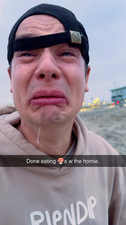 Done eating 🍄s w the homie.