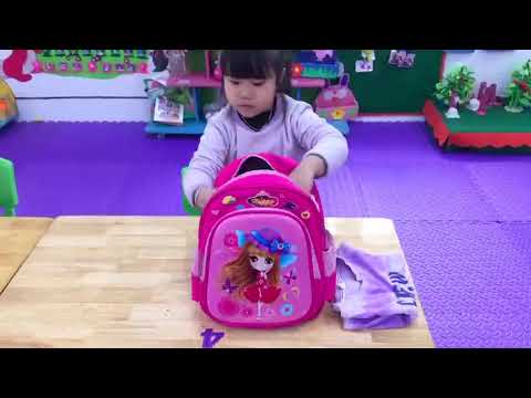 Dạy trẻ kỹ năng gấp quần áo