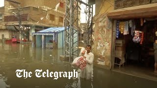 Pakistan floods: More than 900 dead in humanitarian disaster of 'epic proportions'